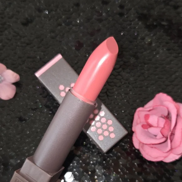 Burt's Bees 100% Natural Moisturizing Satin Lipstick NWT - Picture 7 of 8